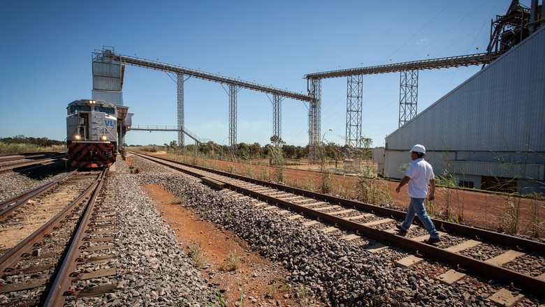 Governo espera leiloar ferrovias ainda neste ano