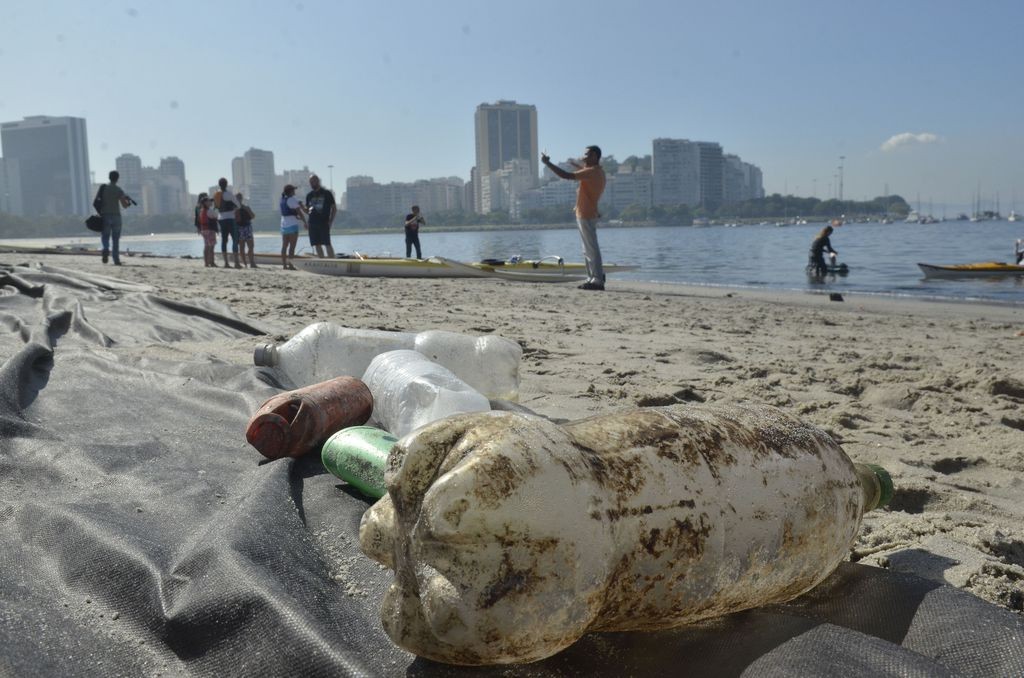 Para ONU, Brasil deve seguir debate sobre plásticos descartáveis
