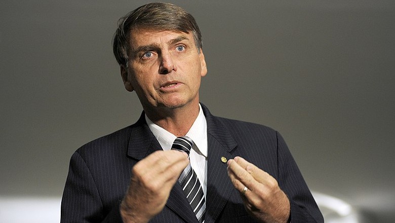 Bolsonaro é eleito presidente e acena ao mercado em pronunciamento