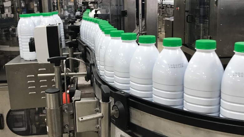 Cepea: preço do leite encerra o ano em queda no quarto mês seguido