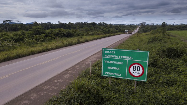 Governo asfaltará BR-163 até Miritituba e depois concederá rodovia