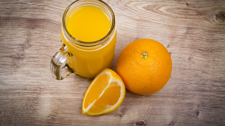 Cepea: estoque baixo deve sustentar demanda por suco de laranja