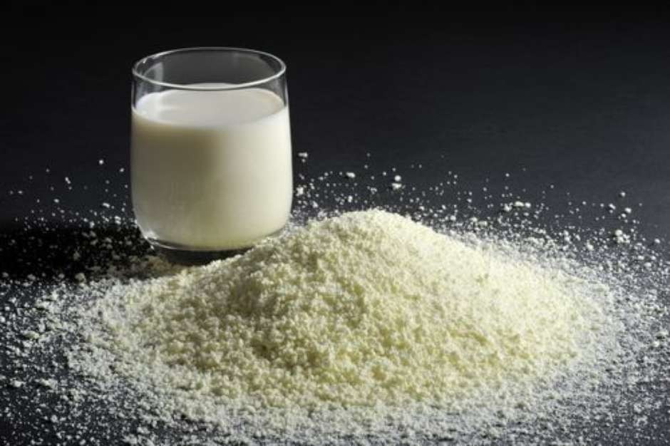 Setor de lácteos confia que governo terá solução contra leite em pó da UE
