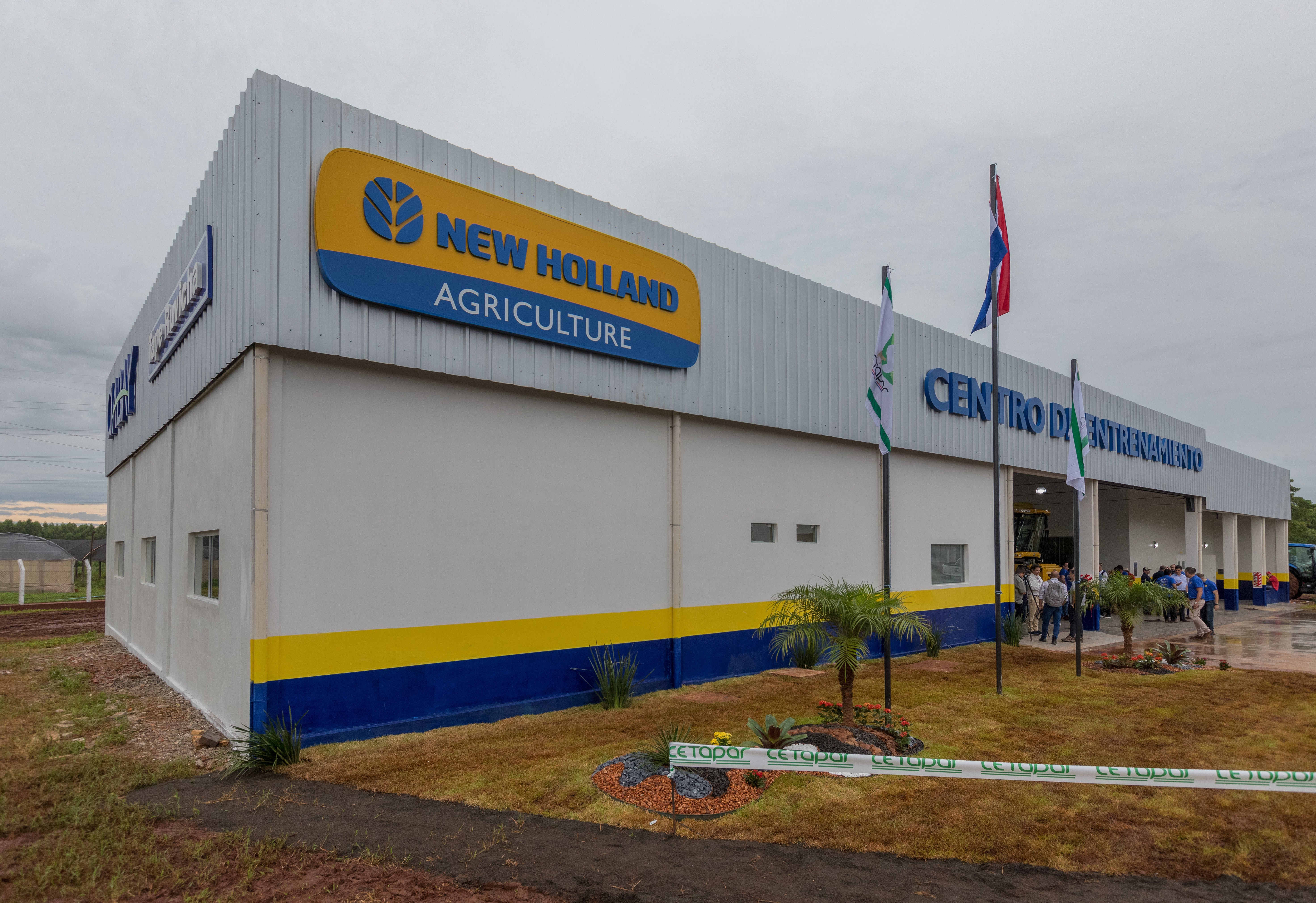 Em parceria com revendas, New Holland constrói centro de treinamento no Paraguai
